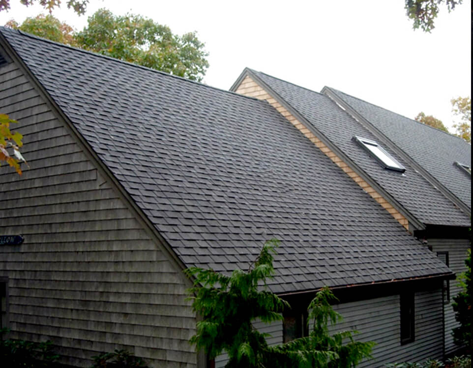 Asphalt roof. Weatheredwood. Harwich, MA. Cape Cod.